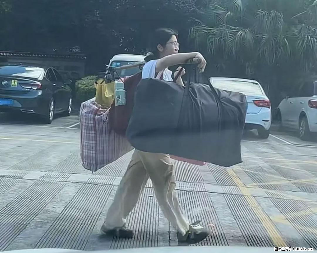 全网追的“扁担女孩”，找了一份暑假工，时薪12元 - 遵义生活资讯 - 遵义28生活网 zunyi.28life.com